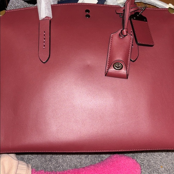 Coach Elegant Burgundy Leather Tote Bag - Picture 10 of 13